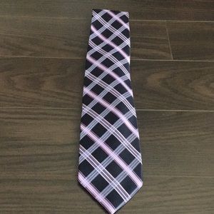 Bergamo New York tie in purple and navy blue.